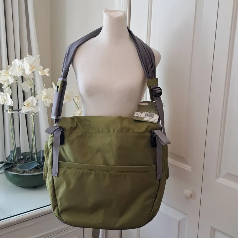 NWT Go Gaga The‎ Daddy Messenger/Diaper Nylon Green/Grey Bag Fabric Strap/Pad
